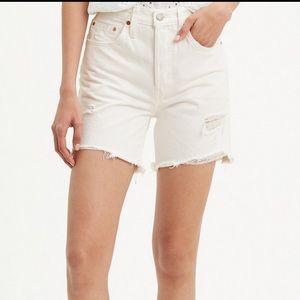 Levi’s 501 Mid Thigh Short - White